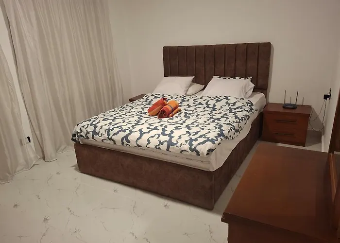 1 Delta Apartment *